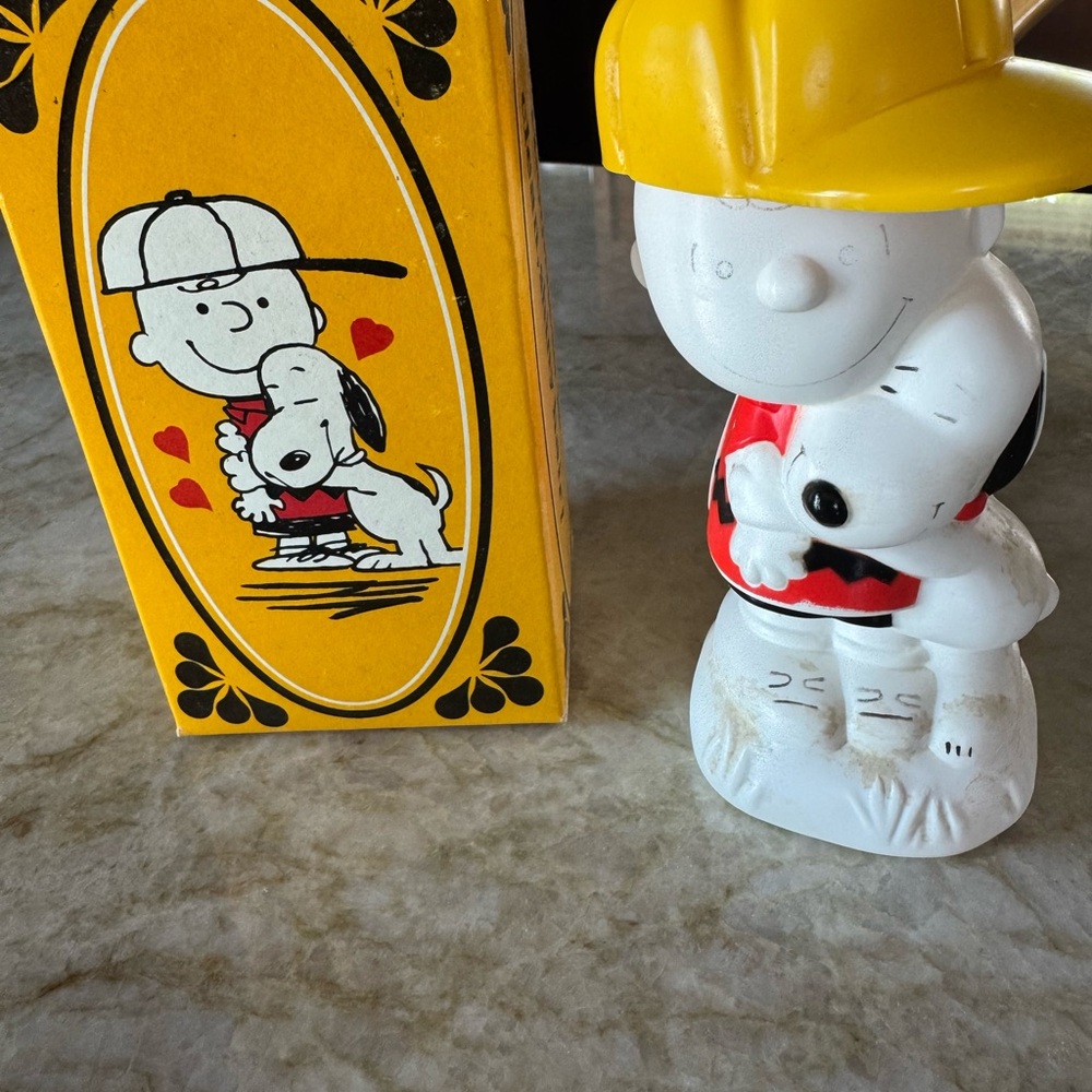 Vintage Avon Peanuts Pals Charlie Brown & Snoopy W/Box